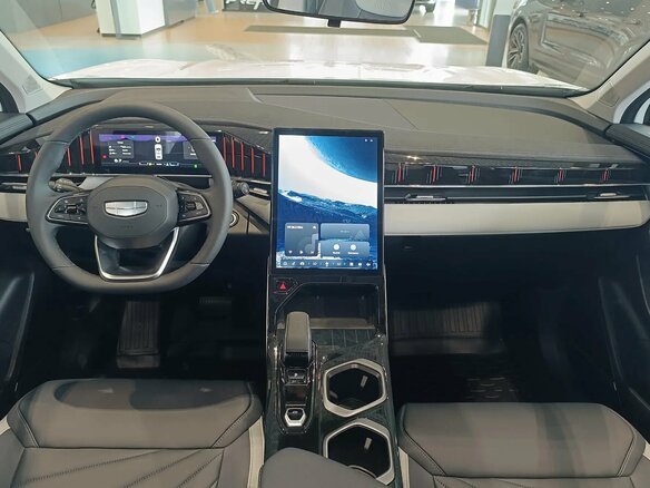 2026 Geely Atlas II, белый, 3449990 рублей - вид 4