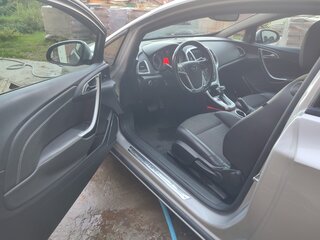 2013 Opel Astra GTC J Рестайлинг, серебристый, 850000 рублей, вид 5