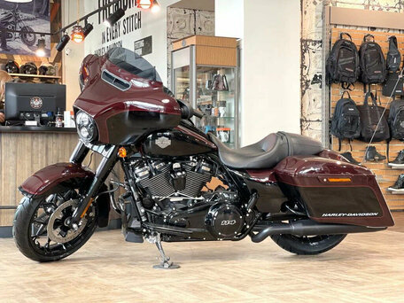 2022 Harley-Davidson Street Glide, пурпурный, 3750000 рублей, вид 2