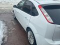 2010 Ford Focus II Рестайлинг, белый, 650000 рублей - вид 2