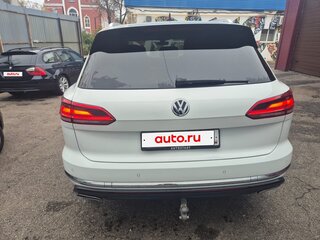 2020 Volkswagen Touareg III, белый, 5850000 рублей, вид 5