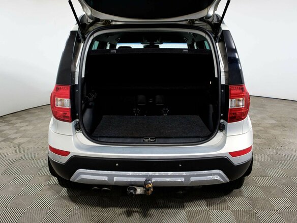 2015 Skoda Yeti I Рестайлинг, серебристый - вид 11