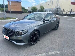 2020 Mercedes-Benz E-Класс 300 V (W213, S213, C238), серый, 4000000 рублей, вид 1