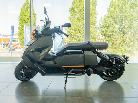 2023 BMW CE 04, серебристый, 1690000 рублей, вид 4