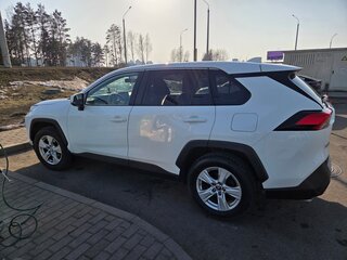 2019 Toyota RAV4 V (XA50), белый, 2800000 рублей, вид 3