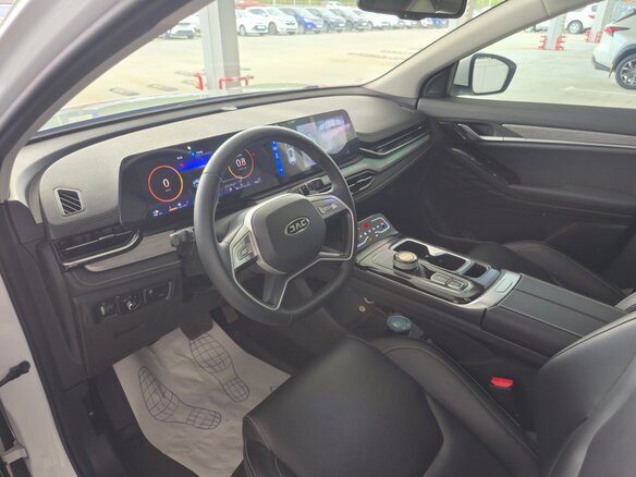 2022 JAC JS6, белый, 2000000 рублей - вид 4