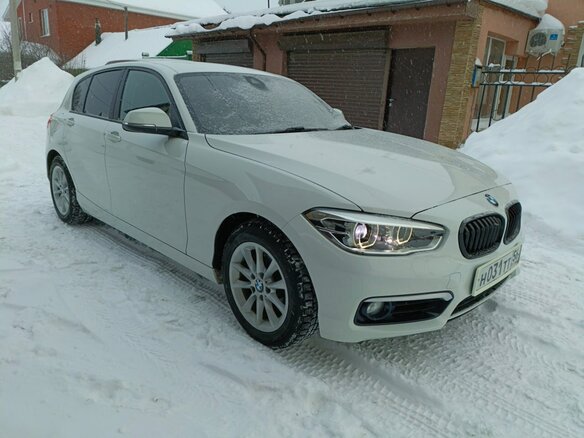 2015 BMW 1 серии 118i II (F20/F21) Рестайлинг, белый, 1450000 рублей - вид 2