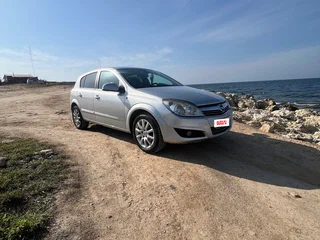 2012 Opel Astra H Рестайлинг, серебристый, 710000 рублей, вид 3