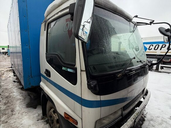 1991 Isuzu Forward (F-Series), белый, 700000 рублей - вид 3