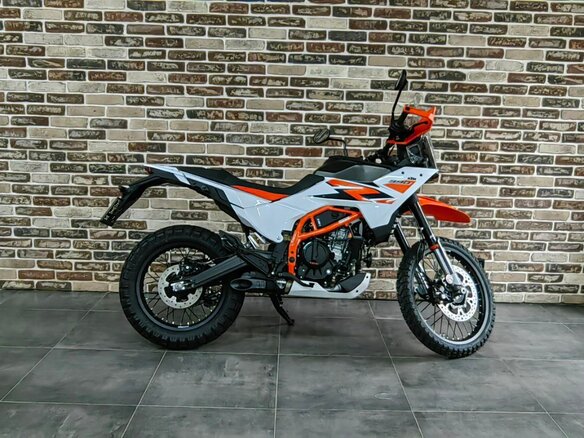 2025 KTM 390 Adventure R, белый - вид 1