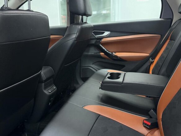 2026 Lada (ВАЗ) Vesta SW Cross I Рестайлинг (NG), серый - вид 10