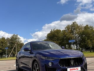 2018 Maserati Levante S I, синий, 5700000 рублей, вид 2