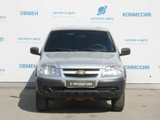 2017 Chevrolet Niva I Рестайлинг, серебристый, 630000 рублей, вид 2