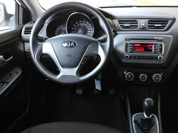 2017 Kia Rio III Рестайлинг, белый, 920000 рублей - вид 16
