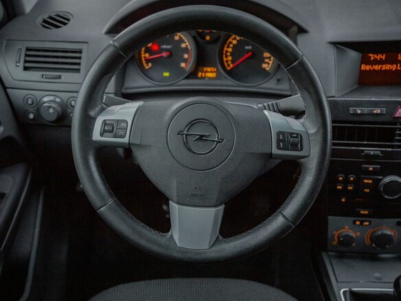 2011 Opel Astra H Рестайлинг, белый, 470000 рублей - вид 7