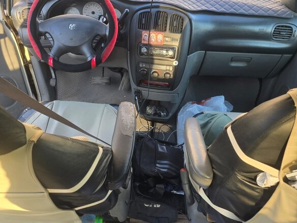 2005 Dodge Caravan 4-speed IV, белый, 500000 рублей - вид 5