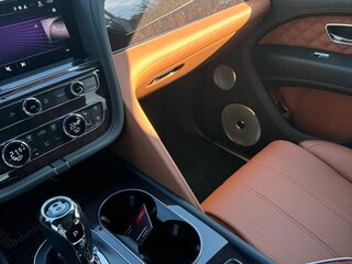 2021 Bentley Bentayga I Рестайлинг, зелёный, 18000000 рублей, вид 3