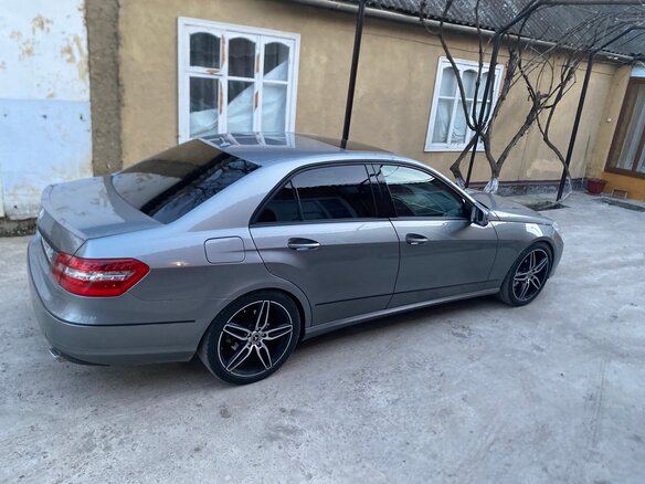 2009 Mercedes-Benz E-Класс 300 IV (W212, S212, C207), серый, 1300000 рублей - вид 3
