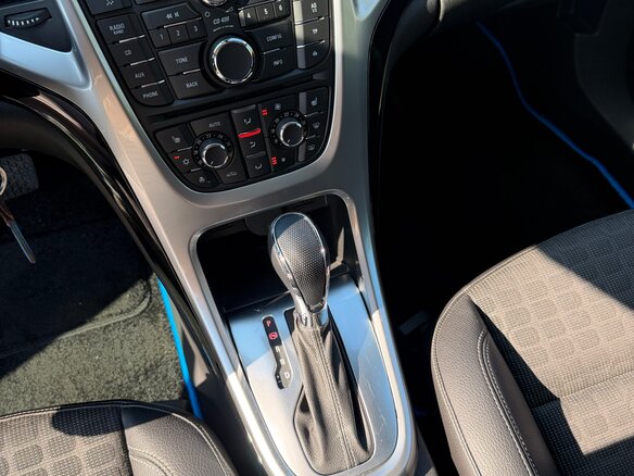 2013 Opel Astra GTC J Рестайлинг, голубой, 1150000 рублей - вид 7