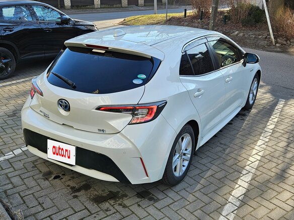 2018 Toyota Corolla Sport XII (E210), белый, 1700000 рублей - вид 8