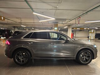 2019 Audi Q8 55 TFSI I (4M), серый, 4700000 рублей, вид 3