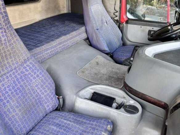 2007 Sinotruk Howo ZZ3407, красный, 1600000 рублей - вид 5