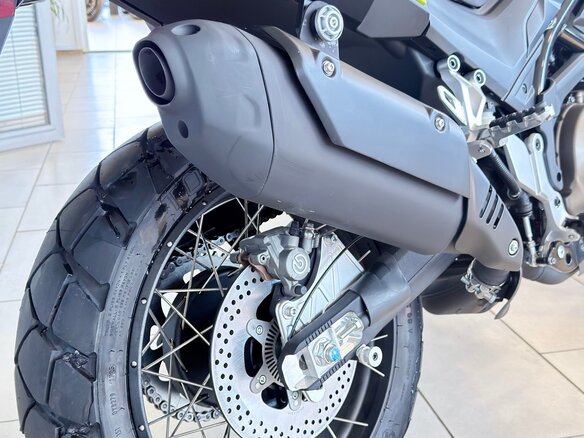 2025 QJMotor SVT 650 X, жёлтый, 729000 рублей - вид 7