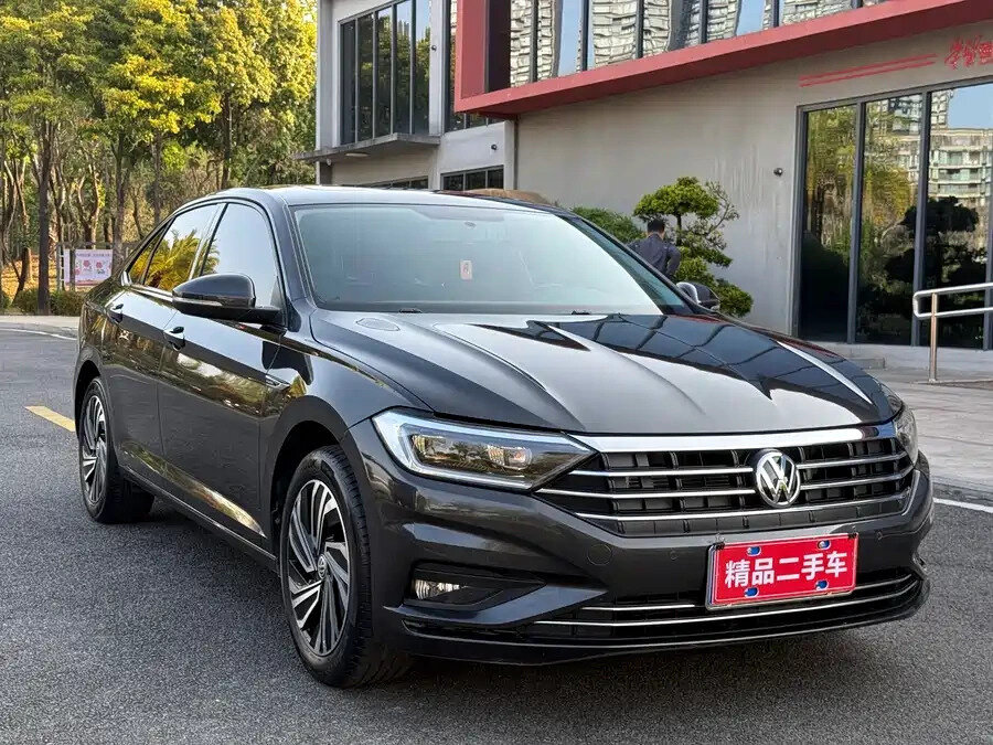 Открыть фотографии: Volkswagen Sagitar III
