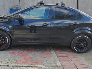 2014 Chevrolet Aveo II, чёрный, 700000 рублей, вид 2