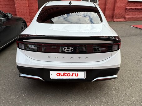2024 Hyundai Sonata VIII (DN8) Рестайлинг, белый, 4050000 рублей, вид 4