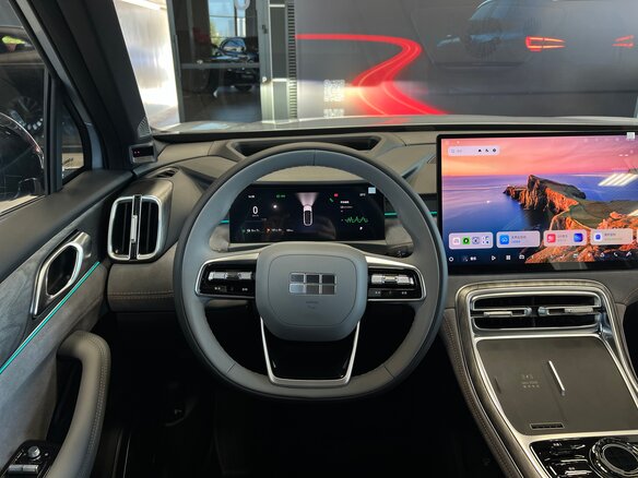2026 Geely Galaxy M7, серебристый - вид 20