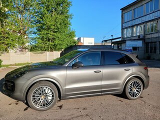 2021 Porsche Cayenne Turbo III, серый, 10600000 рублей, вид 2