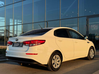 2015 Kia Rio III Рестайлинг, белый, 1170000 рублей, вид 4
