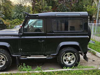 2008 Land Rover Defender 90 I Рестайлинг, чёрный, 2200000 рублей, вид 4