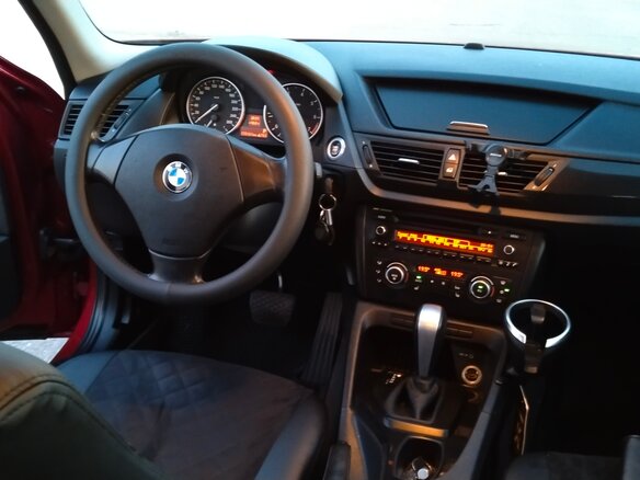2011 BMW X1 18i I (E84), красный, 1000000 рублей - вид 15