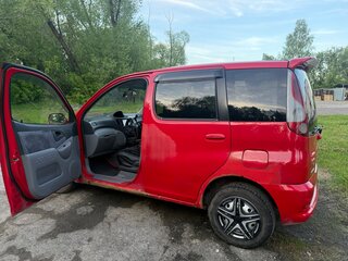 2000 Toyota FunCargo, красный, 380000 рублей, вид 2