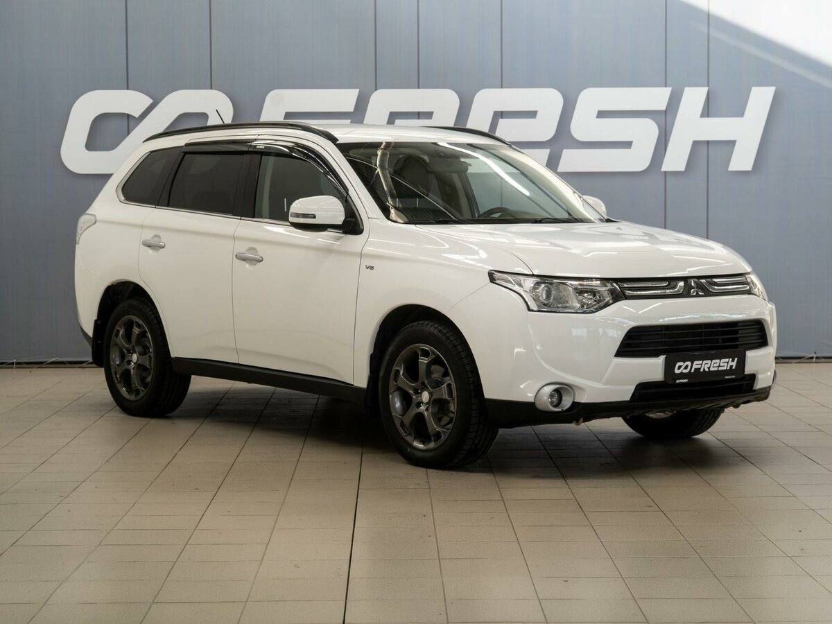 Открыть фотографии: Mitsubishi Outlander III