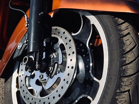 2011 Harley-Davidson Street Glide, коричневый, 999000 рублей, вид 5
