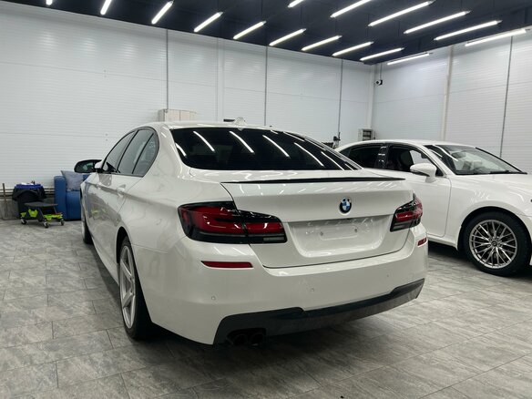 2016 BMW 5 серии 520d VI (F10/F11/F07) Рестайлинг, белый, 2100000 рублей - вид 5