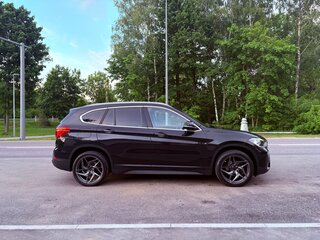 2019 BMW X1 16d sDrive II (F48) Рестайлинг, чёрный, 2350000 рублей, вид 3