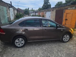 2014 Volkswagen Polo V, коричневый, 1300000 рублей, вид 2
