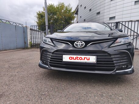 2023 Toyota Camry VIII (XV70) Рестайлинг, чёрный, 2800000 рублей, вид 2