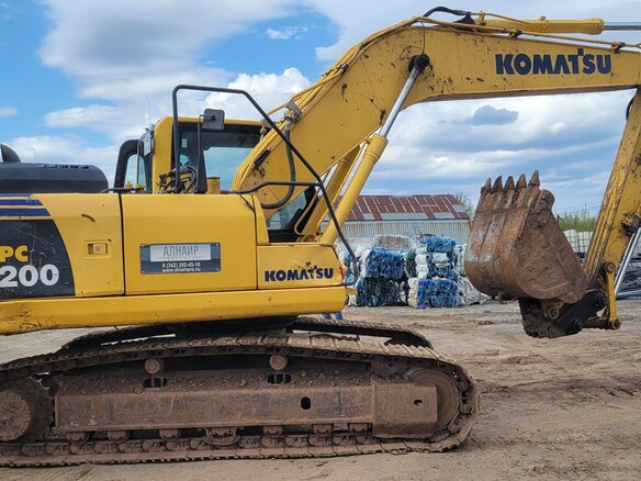 2017 Komatsu PC200-8, жёлтый, 5900000 рублей - вид 9