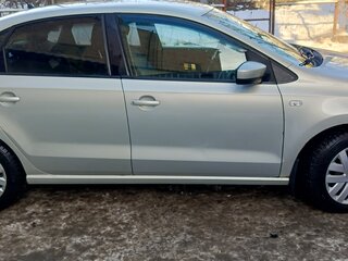 2011 Volkswagen Polo V, серебристый, 650000 рублей, вид 2
