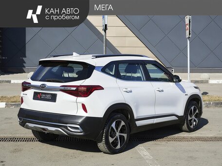 2021 Kia Seltos I, белый, 2278000 рублей, вид 2