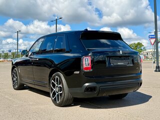 2021 Rolls-Royce Cullinan I (Series I), чёрный, 32490000 рублей, вид 4