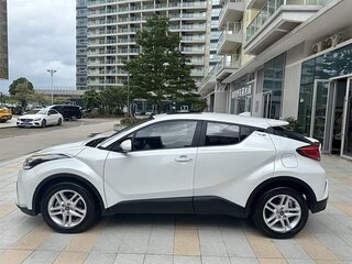 2024 Toyota C-HR M20C I Рестайлинг, белый, 2715000 рублей, вид 3
