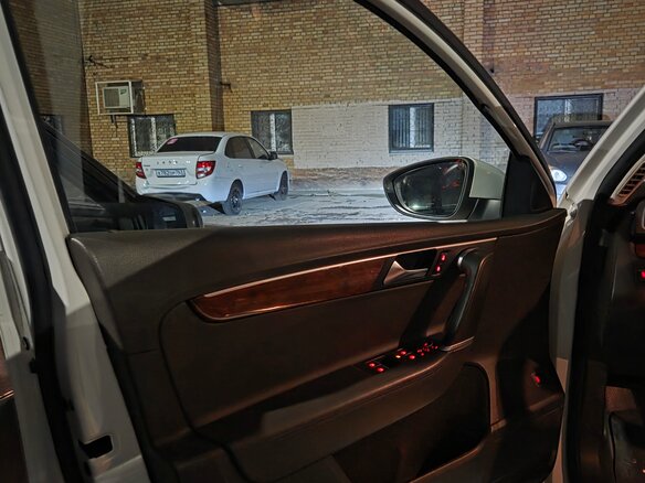 2011 Volkswagen Passat B7, белый - вид 14