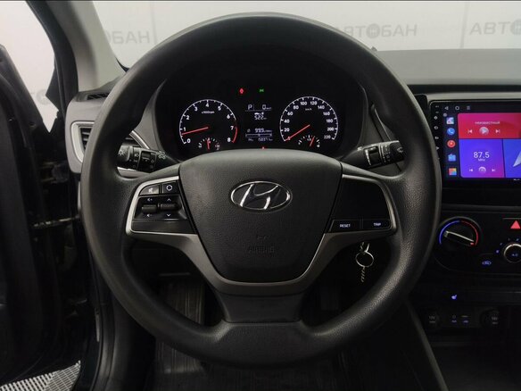 2018 Hyundai Solaris II, чёрный, 1149000 рублей - вид 25