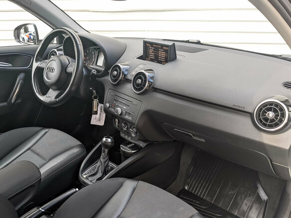 2012 Audi A1 I (8X), белый, 1200000 рублей - вид 12